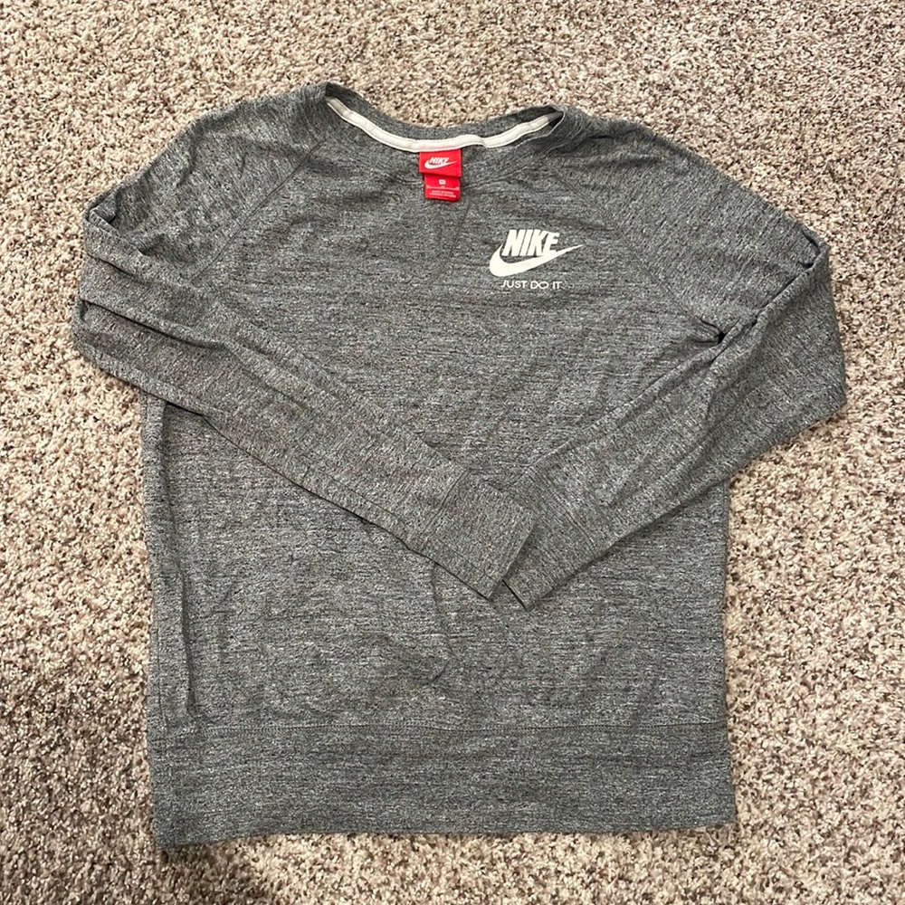 nike long sleeve size M